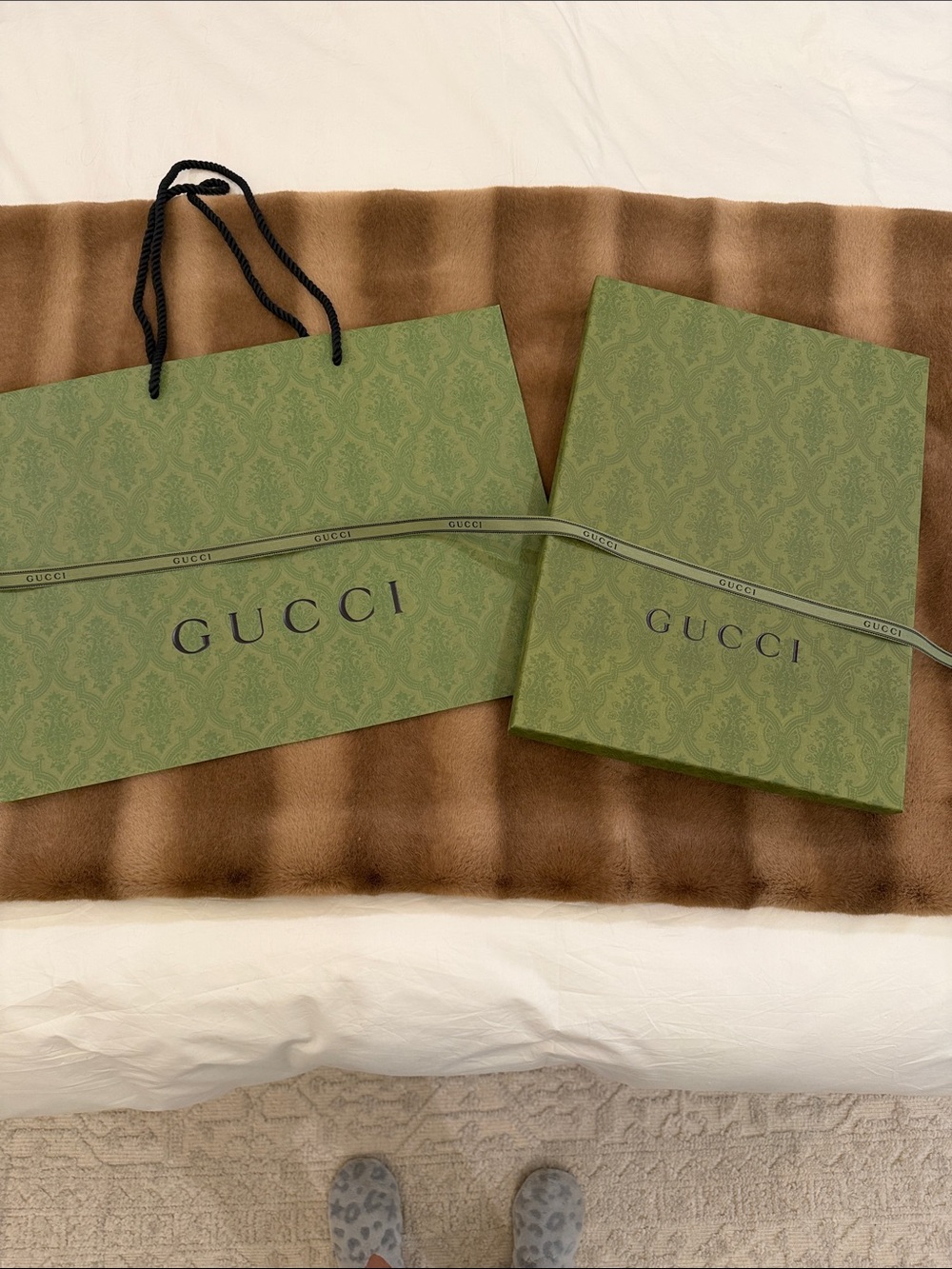 Gucci Green Logo Shopping Bag & Shawl or Shirt Box